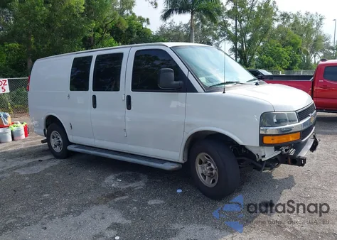 2021 Chevrolet Express G2500 Rwd 2500 Regular Wheelbase Wt z USA, uszkodzony, nr VIN 1GCWGAFPXM1249891
